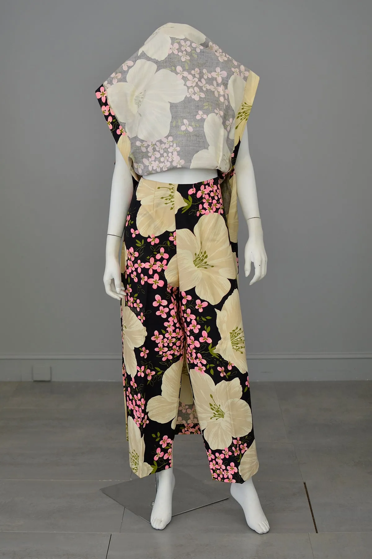 1960s Two Piece Dress Hawaiian Hibiscus Floral Print Tunic and Pants Hostess Lounging Set