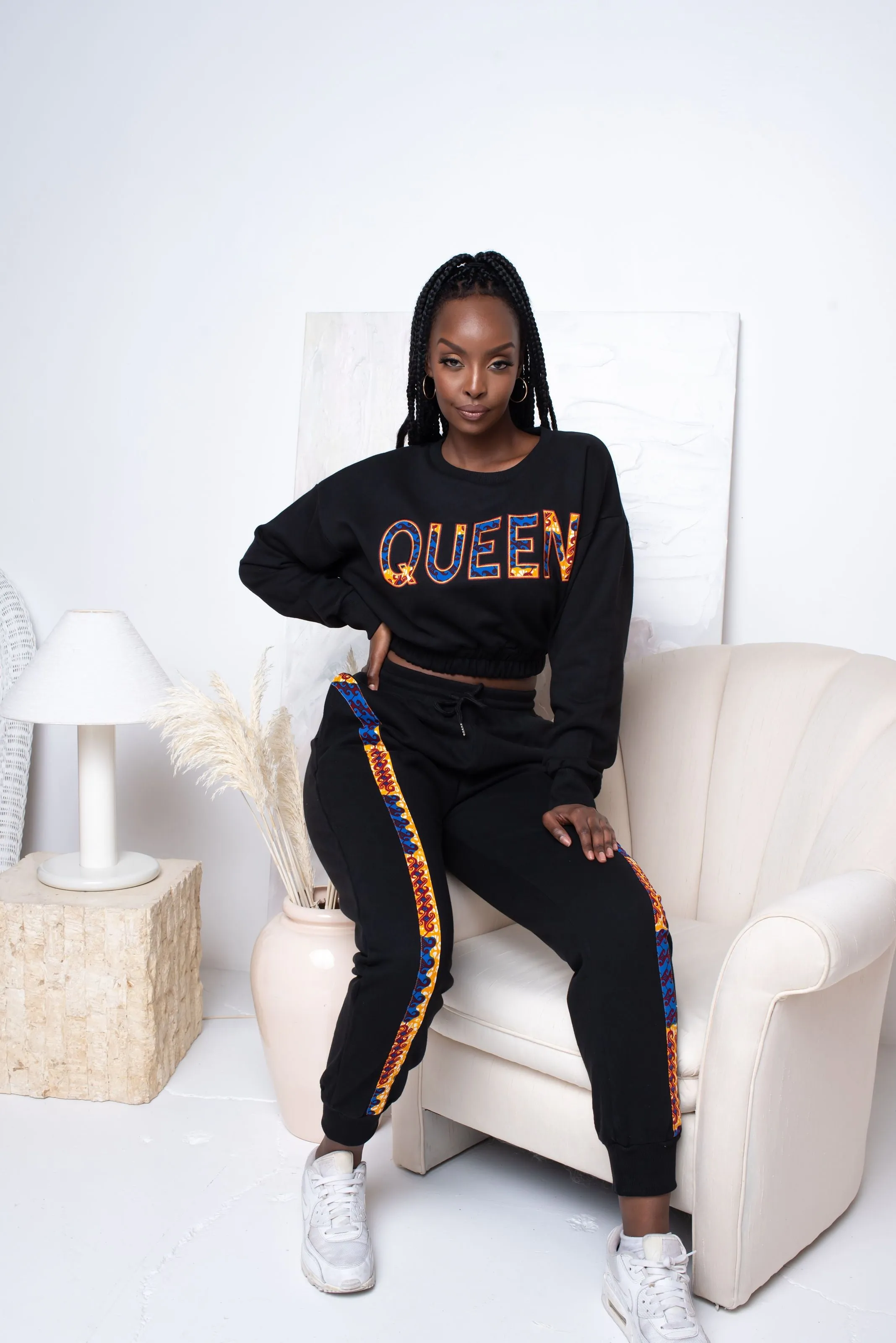 BLACK CROP QUEEN Jogger Set