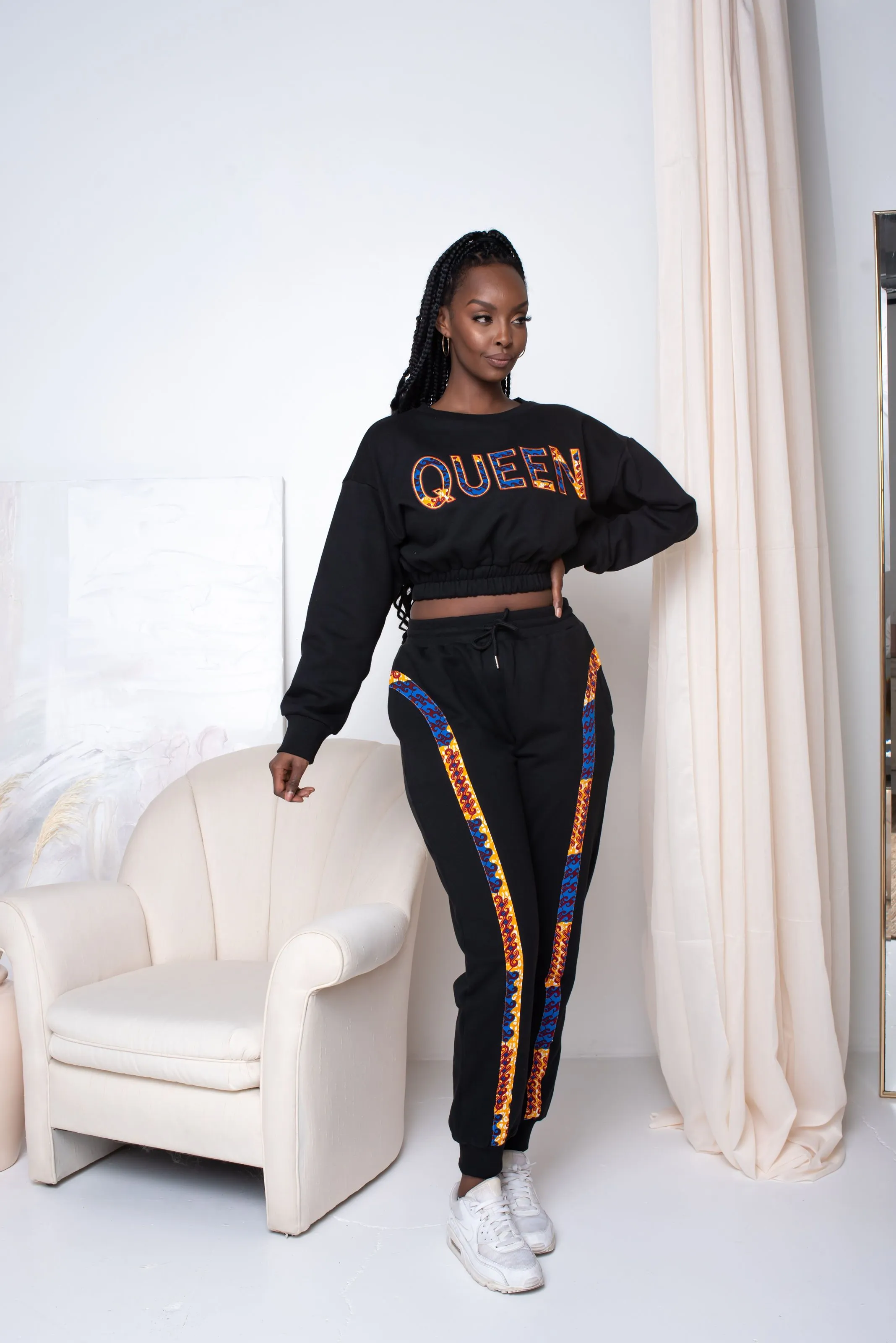 BLACK CROP QUEEN Jogger Set