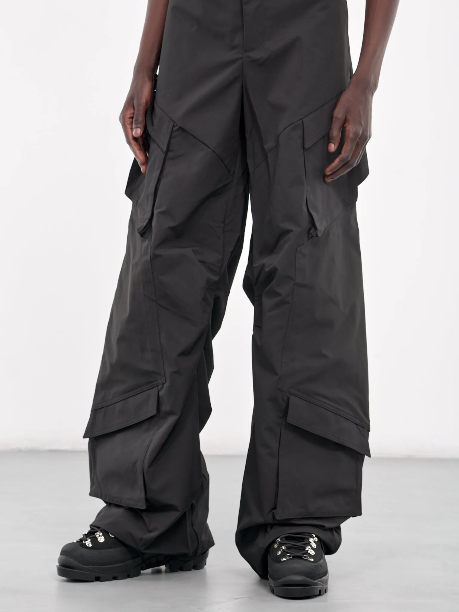 Cellulae Cargo Trousers (HE-M-10-160-BLK01-BLACK)