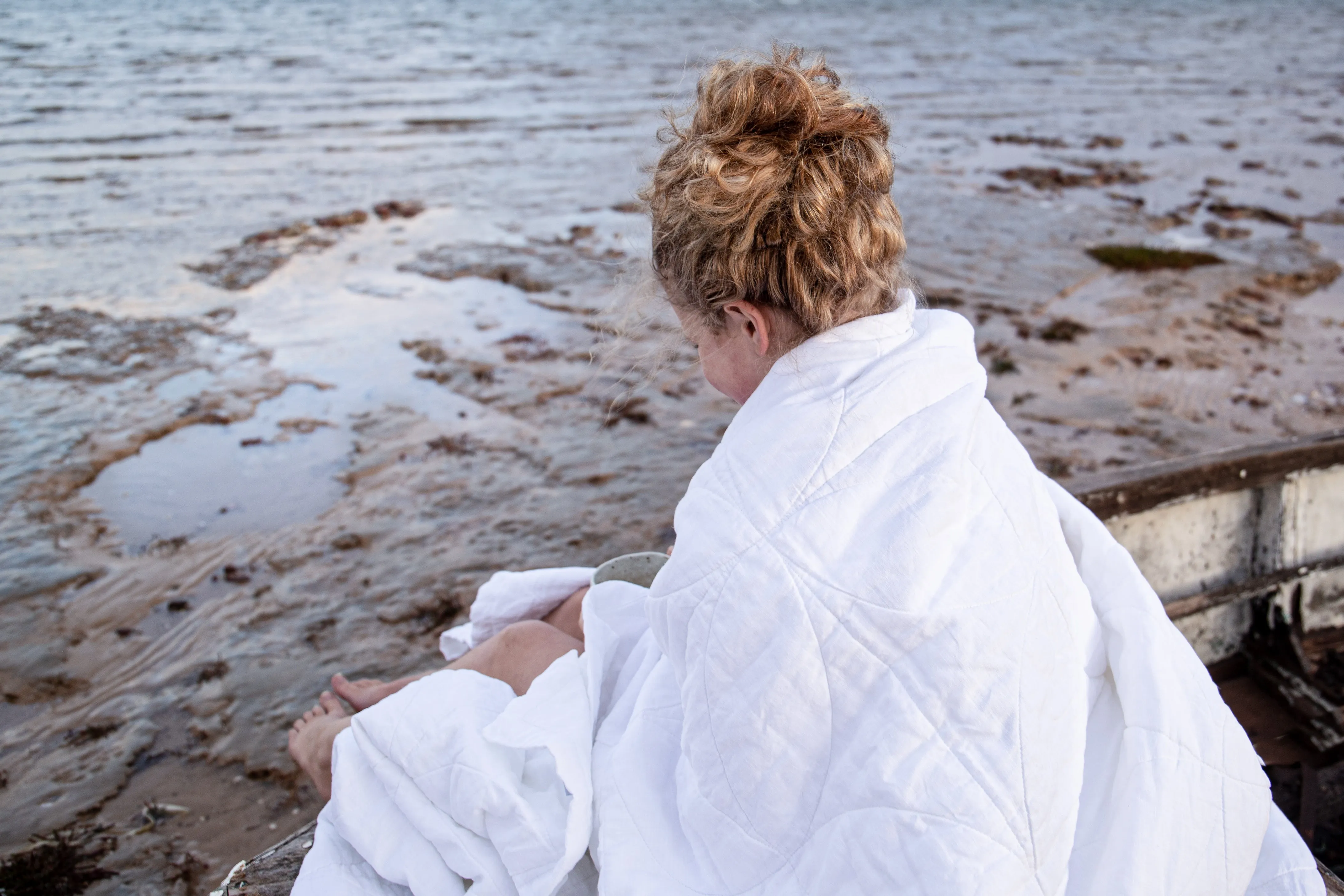 CIRCLE STITCHED FLAX LINEN BLANKET - WINTER WHITE