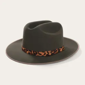 Classic Green Felt Fedora with Chic Leopard Print Ribbon