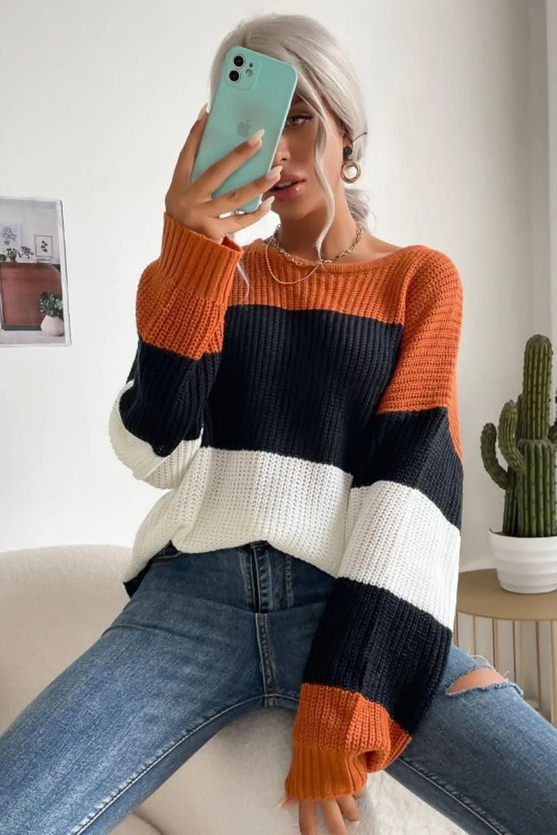 CONTRAST COLOR KNIT