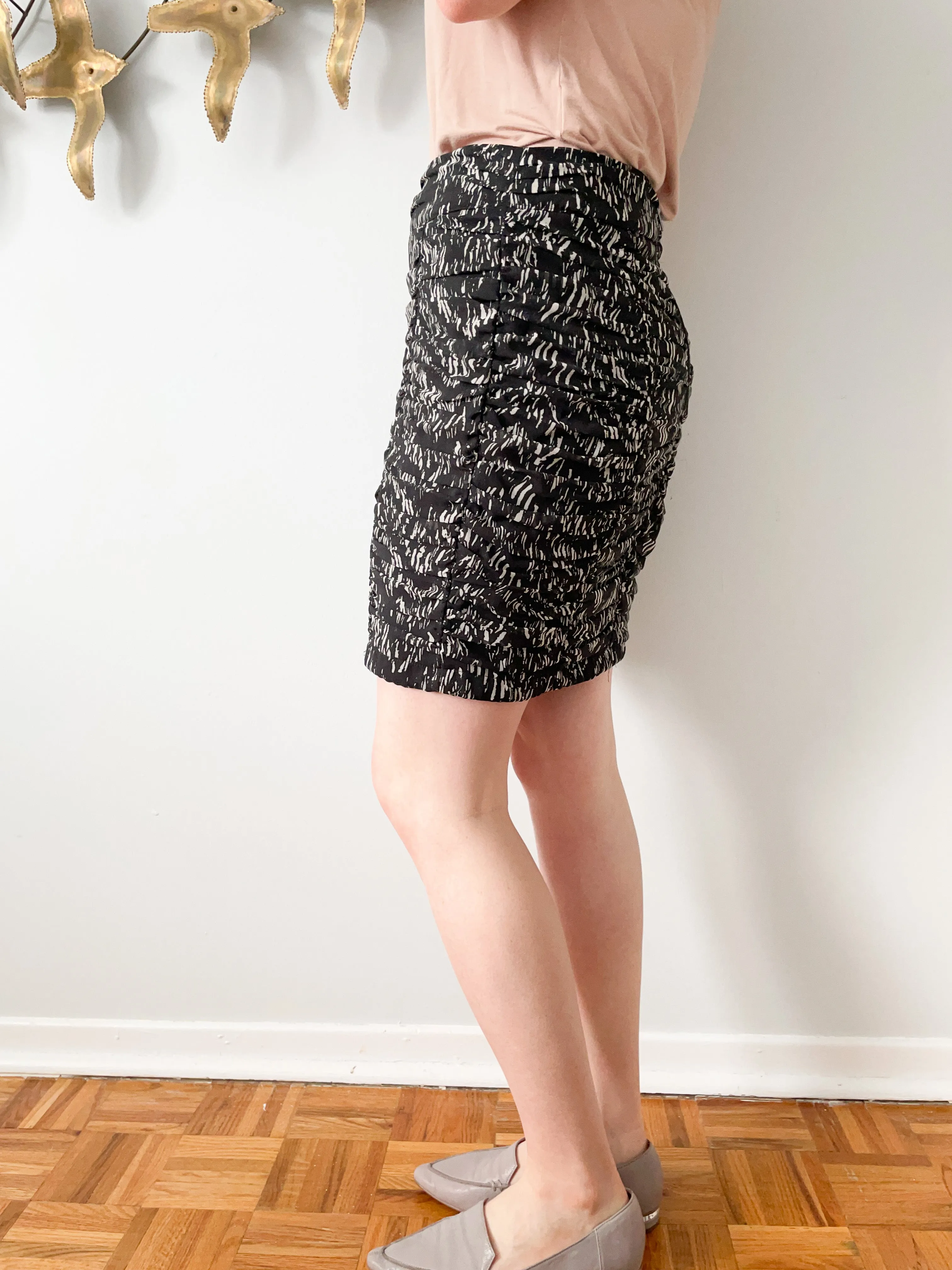 Dynamite Rouched Black & White Mini Pencil Skirt - Size 9