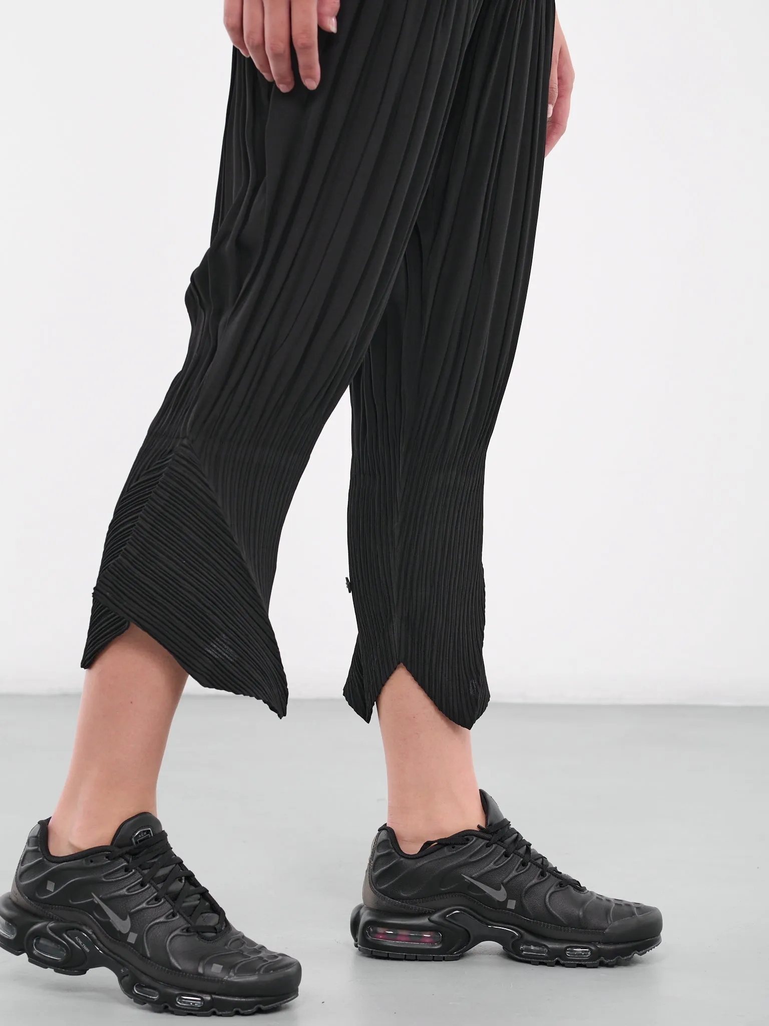 Hatching Trousers (IM38FF188-15-BLACK)