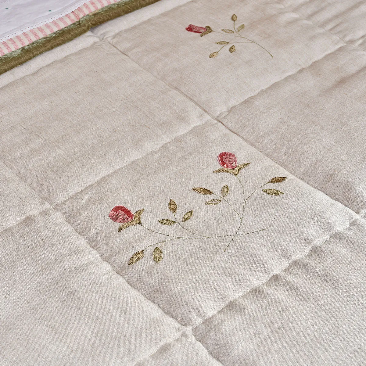 Rose &amp; Foxglove Rustic Linen Quilt - King Size