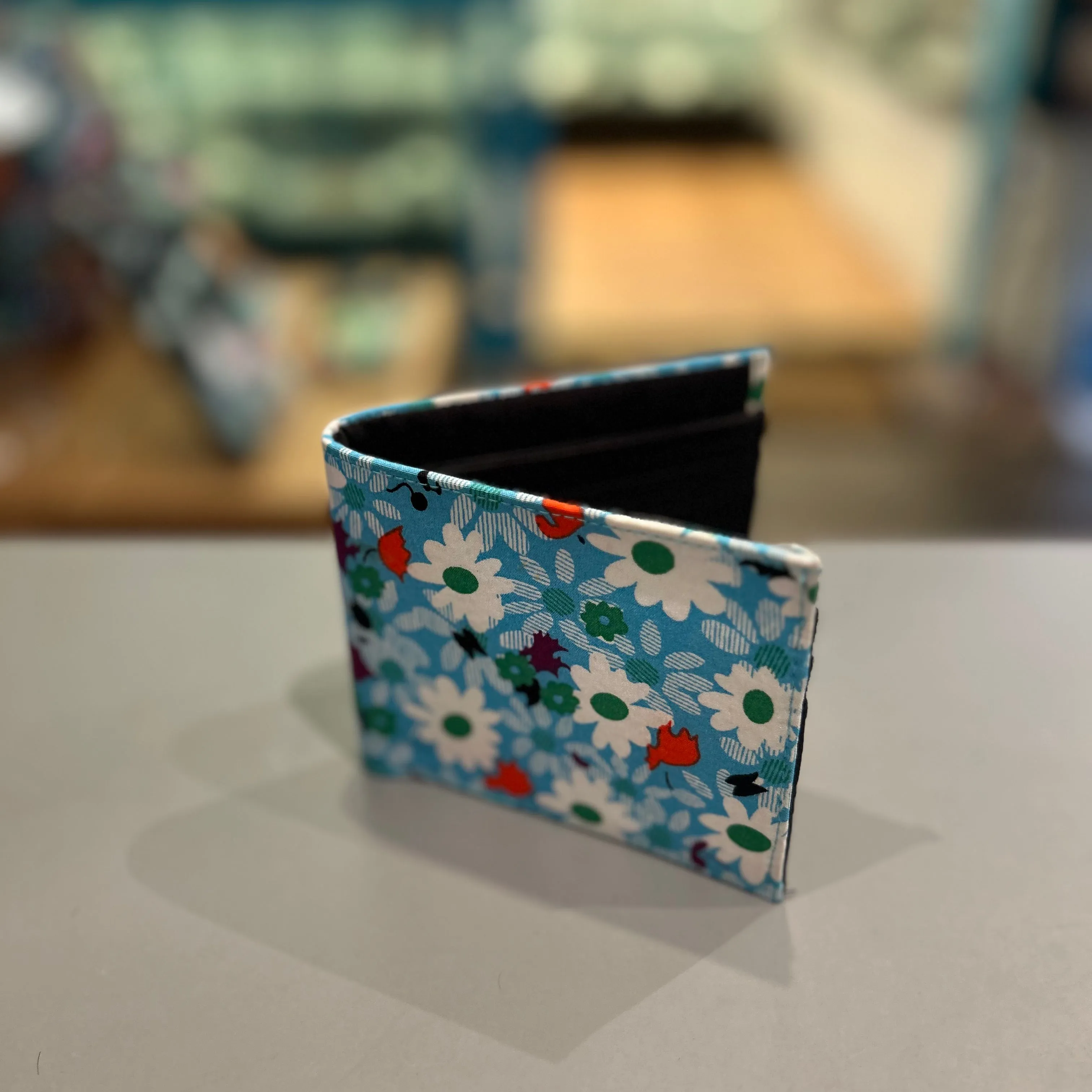 The Blue Daisy 🌼 BeeKeeper Wallet