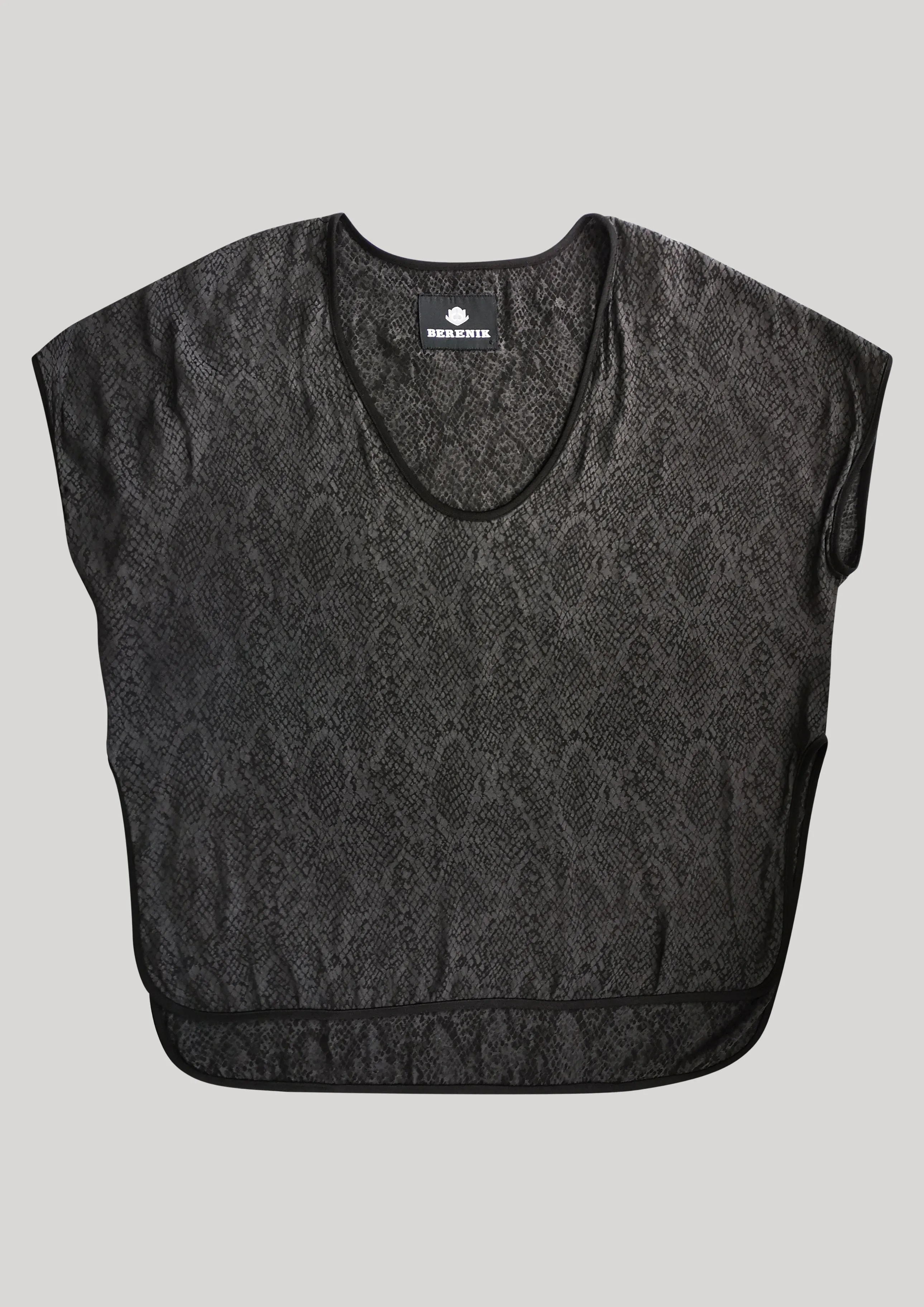 TOP SHORT SLEEVES WIDE - JACQUARD SATIN snake print black/dark grey